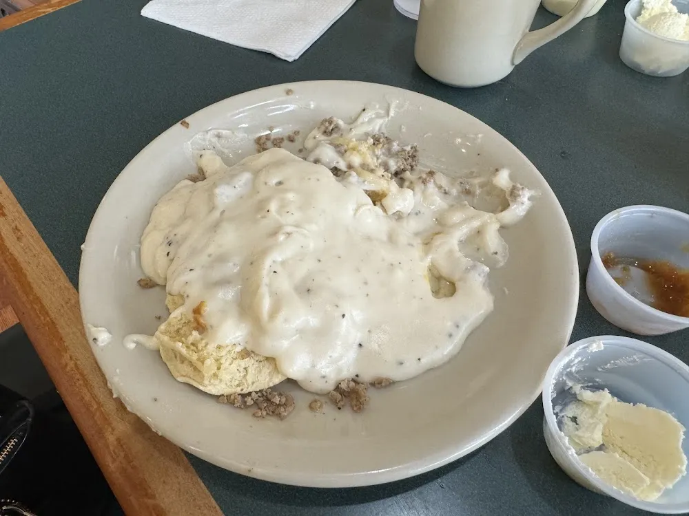 Henry's Biscuits & Gravy Plate